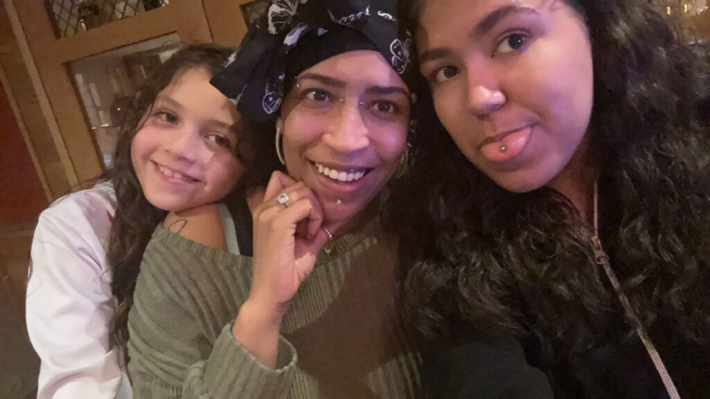 Image of mother with positive lung cancer, Keshia Liburd with her two daughters. 